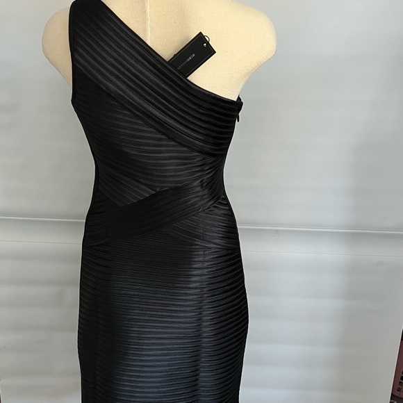 NWT BCBG MaxAzria Mamie Blake one shoulder sexy Bandage Dress Size: 2 - Picture 3 of 14